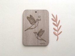 Carte en bois, motif colibris 